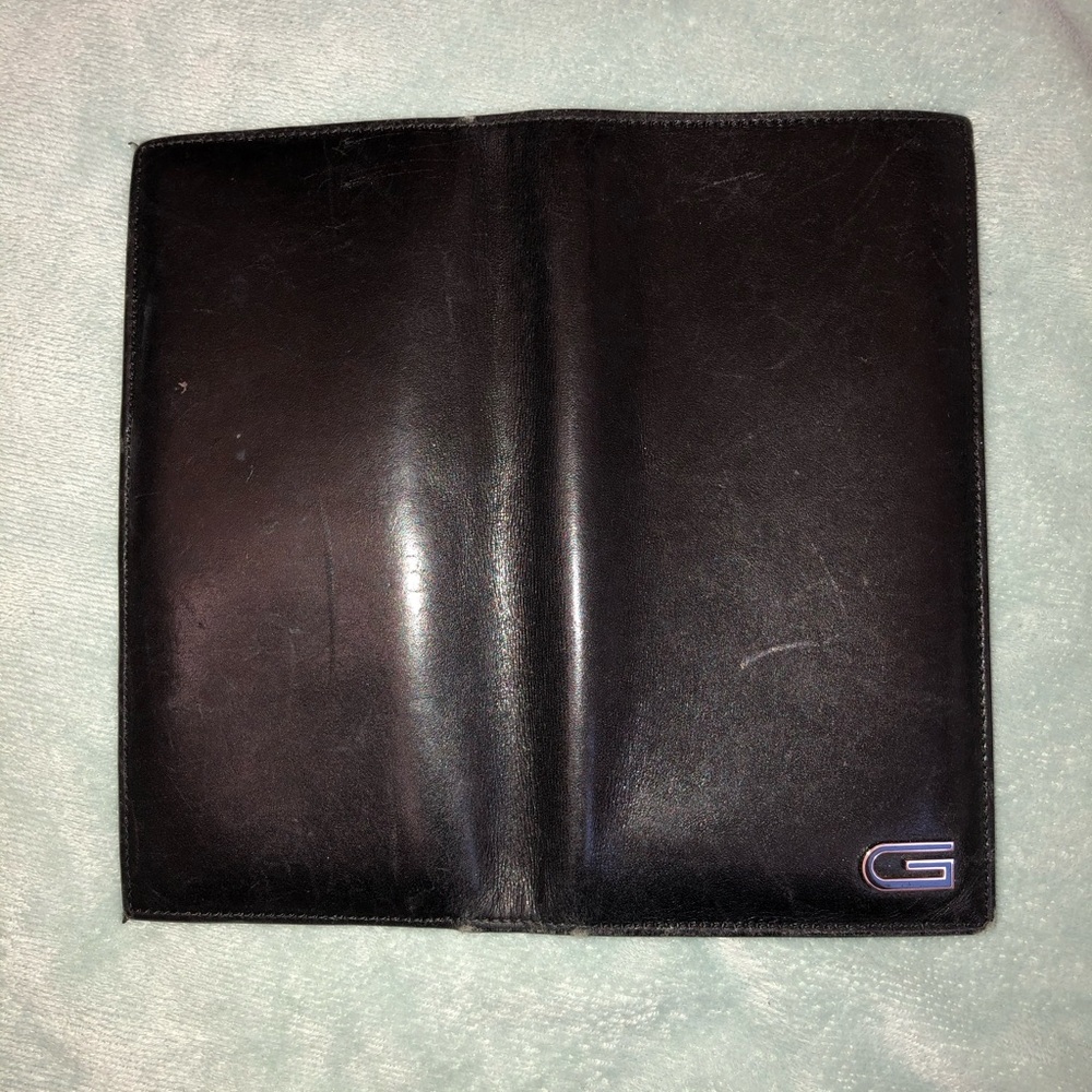 Well-loved Gucci long bi-fold wallet